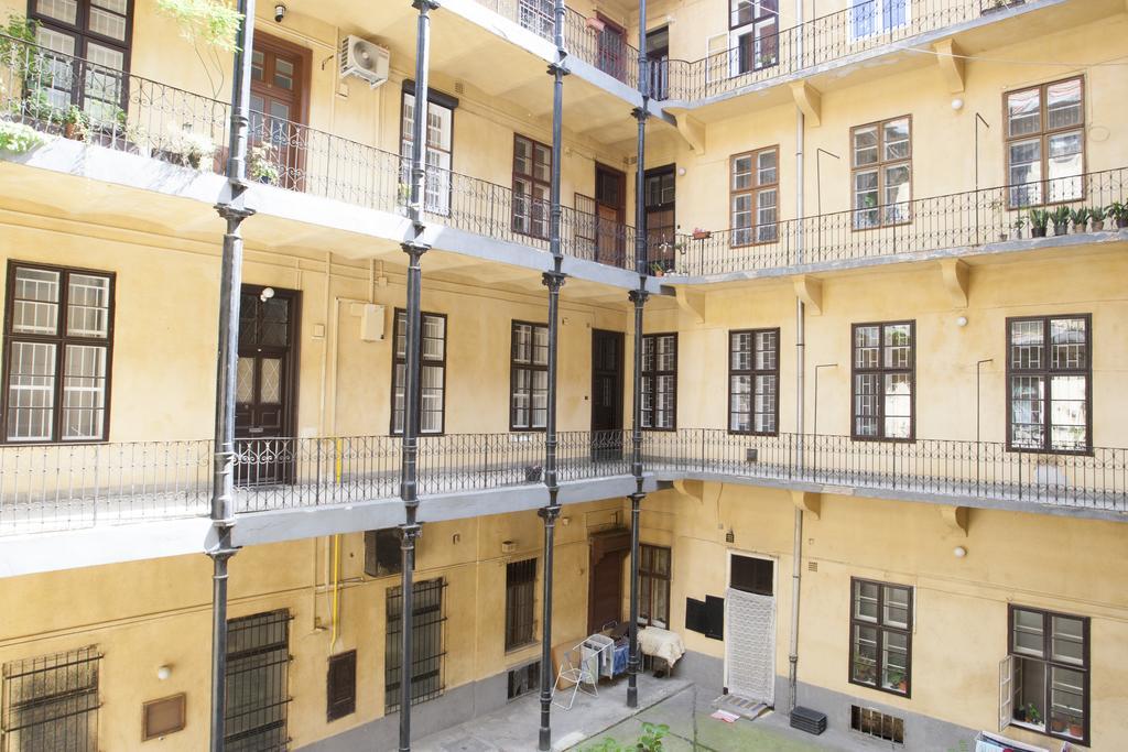 Апартаменты Carolyn Apartman In The Old City Будапешт Экстерьер фото
