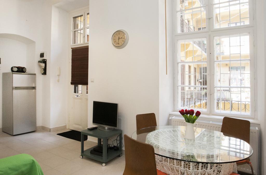 Апартаменты Carolyn Apartman In The Old City Будапешт Экстерьер фото
