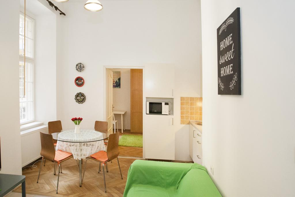 Апартаменты Carolyn Apartman In The Old City Будапешт Экстерьер фото