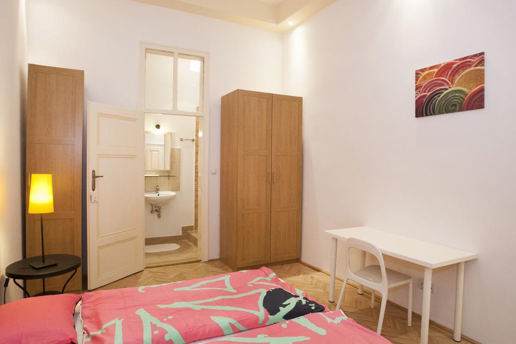 Апартаменты Carolyn Apartman In The Old City Будапешт Экстерьер фото